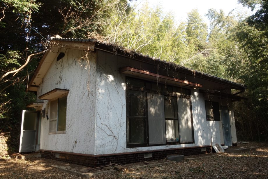 １８１．山に囲まれた静かなお家